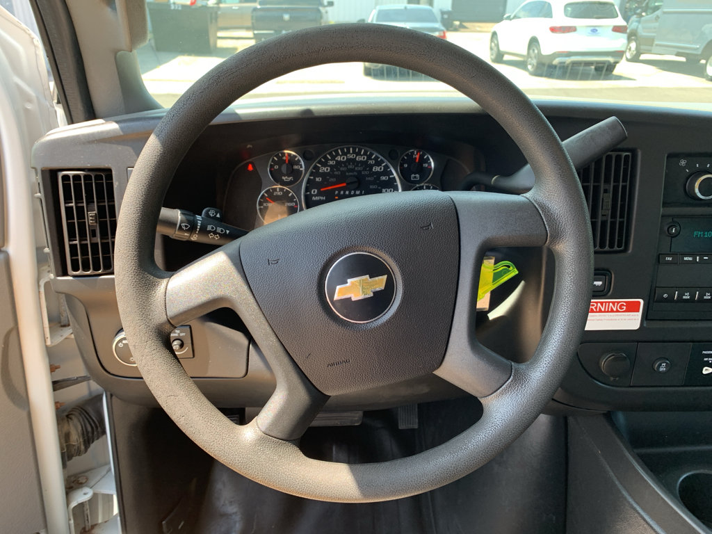 Used 2017 Chevrolet Express 3500 RWD image 18