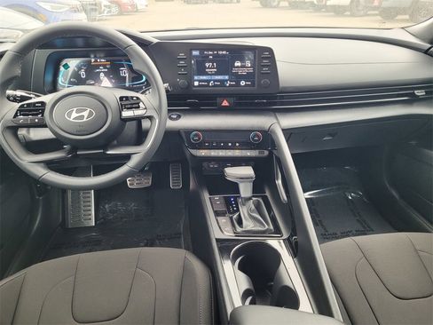 New 2026 Hyundai Elantra SEL Sport image 7