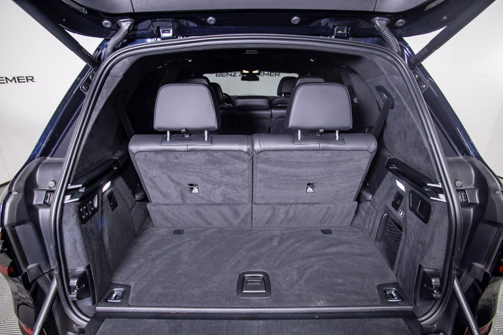 Used 2023 BMW X7 xDrive40i w/ M Sport Package AWD/4WD image 8