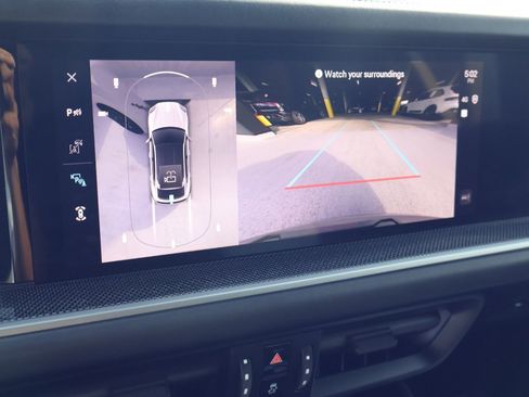 Certified 2025 Porsche Cayenne Turbo w/ Technology Package AWD/4WD image 19