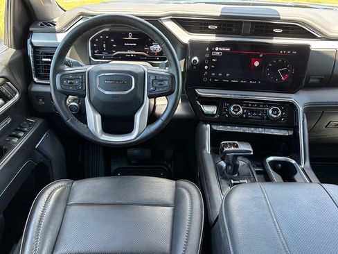 Used 2025 GMC Sierra 1500 Denali w/ Denali Reserve Package AWD/4WD image 10