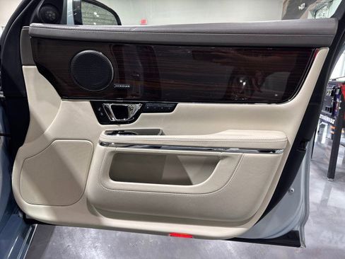 Used 2014 Jaguar XJ L Portfolio RWD image 63