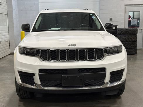 Used 2021 Jeep Grand Cherokee L Laredo w/ Luxury Tech Group I image 2