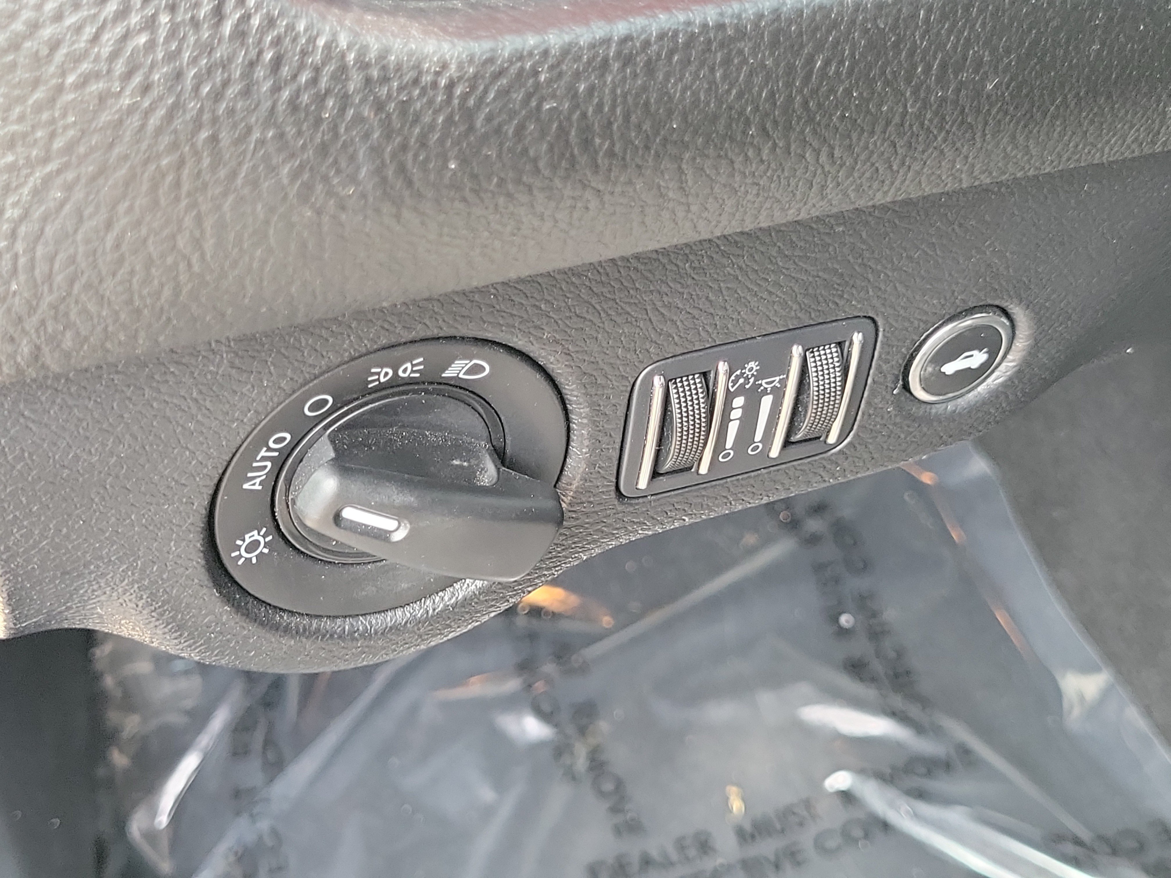 Used 2023 Dodge Challenger SXT RWD image 15