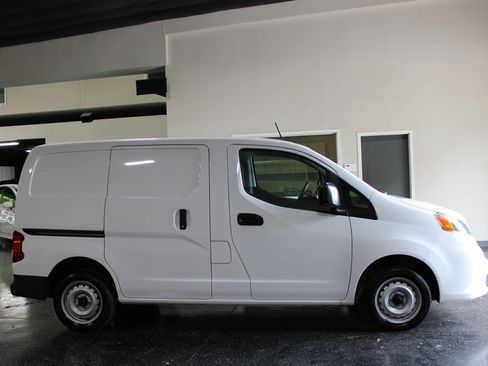 Used 2020 Nissan NV200 S FWD image 2