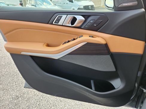 Used 2024 BMW X5 M60i image 23