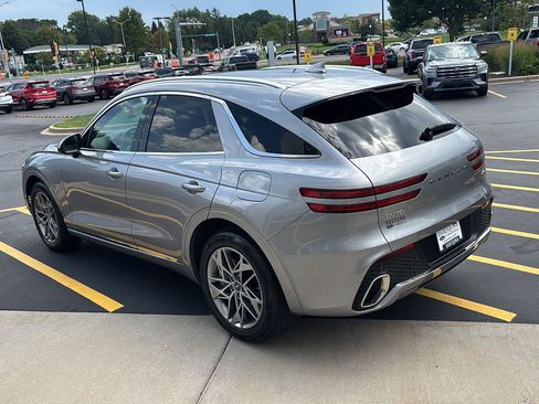 Used 2025 Genesis GV70 2.5T AWD/4WD image 8