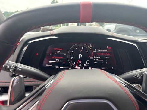 Used 2022 Chevrolet Corvette Stingray Premium Cpe w/ Z51 Performance Package RWD image 9