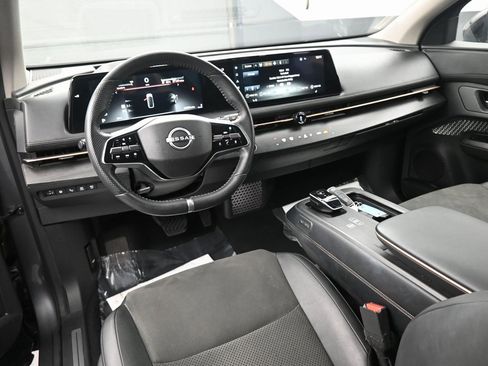 Used 2023 Nissan Ariya AWD image 10