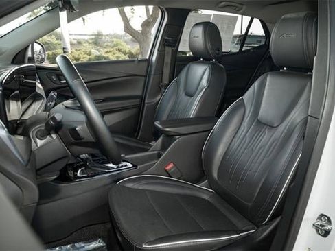 Used 2025 Buick Encore GX Avenir w/ Avenir Technology Package image 18