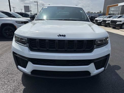 New 2026 Jeep Grand Cherokee L Limited RWD image 2
