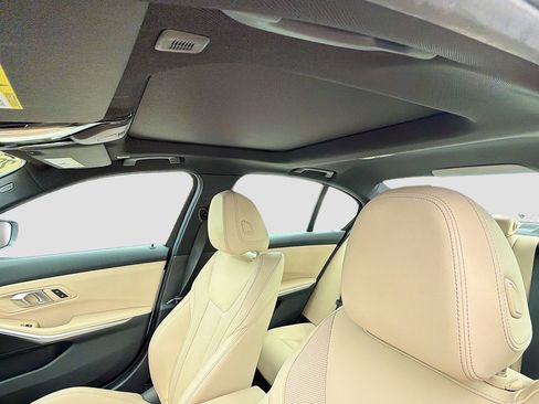 Certified 2025 BMW 330i Sedan image 29