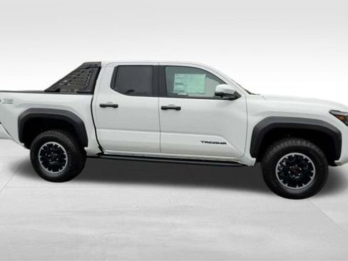 New 2025 Toyota Tacoma TRD Off-Road image 6