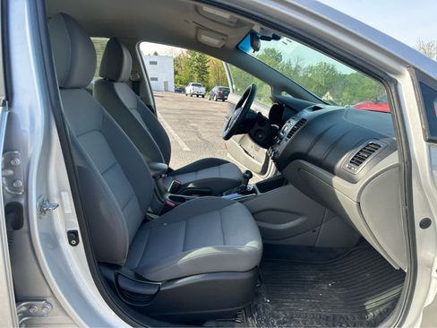 Used 2018 Kia Forte LX FWD image 16