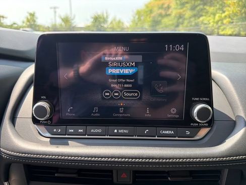 Used 2024 Nissan Rogue S FWD image 22