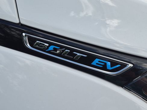 Used 2018 Chevrolet Bolt LT FWD image 24