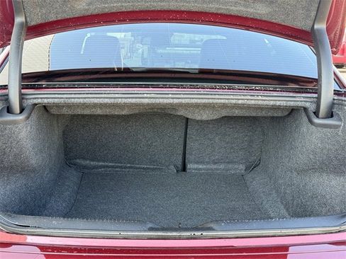 Used 2023 Chrysler 300 C image 32