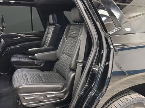 Used 2022 Cadillac Escalade Sport Platinum w/ LPO, ONYX Package AWD/4WD image 22