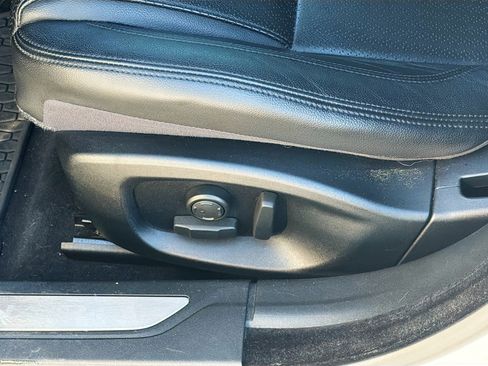 Used 2018 Jaguar XF Prestige image 23