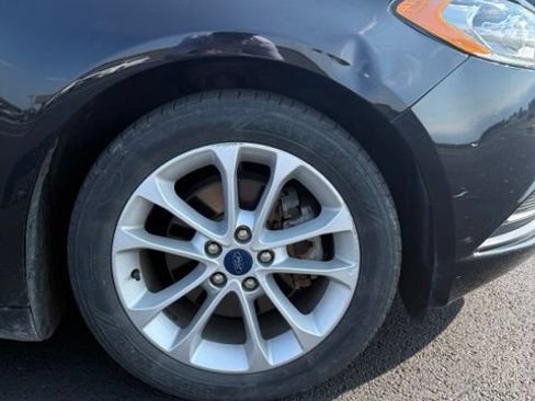 Used 2018 Ford Fusion SE FWD image 12