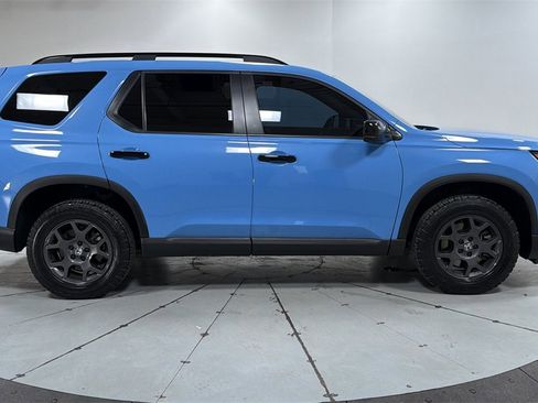 Used 2023 Honda Pilot TrailSport image 6