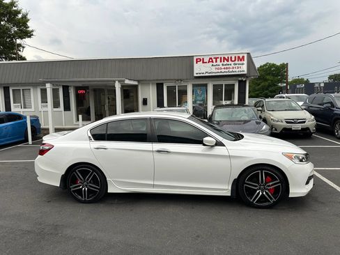 Used 2016 Honda Accord Sport image 3