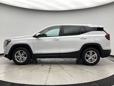 Used 2022 GMC Terrain SLE image 2