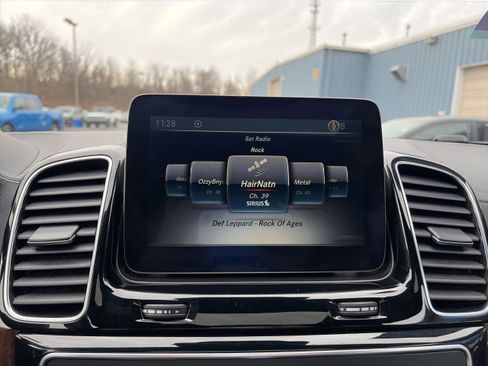 Used 2017 Mercedes-Benz GLS 450 4MATIC image 36