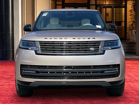 New 2026 Land Rover Range Rover Long Wheelbase SE AWD/4WD image 2