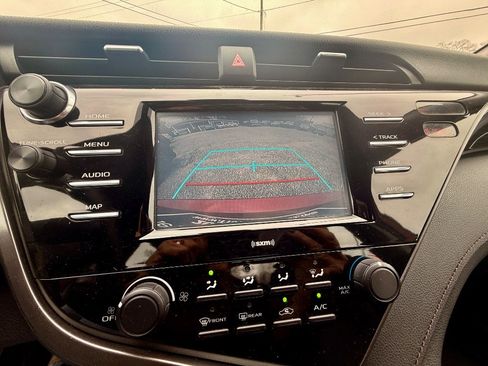 Used 2020 Toyota Camry LE image 15