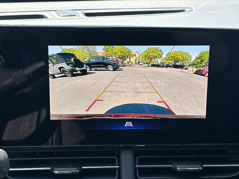 Used 2025 Chevrolet Trax RS w/ Driver Confidence Package FWD image 27