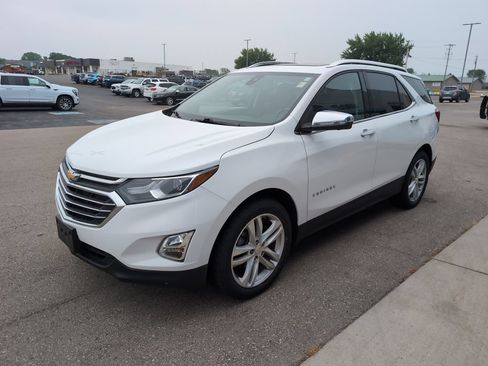 Used 2020 Chevrolet Equinox Premier AWD/4WD image 4