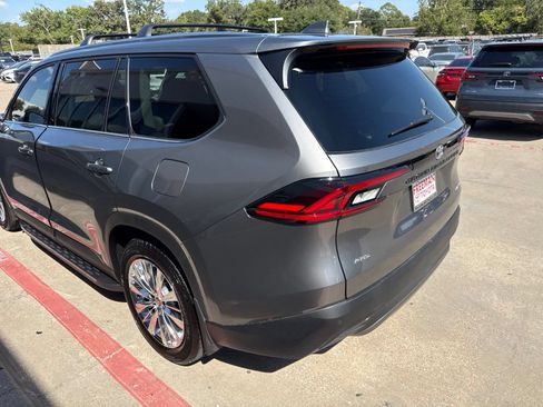 Used 2026 Toyota Grand Highlander AWD image 19
