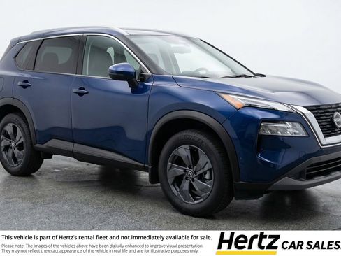 Used 2025 Nissan Rogue SV image 1