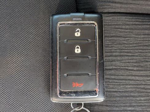 Used 2023 Jeep Grand Cherokee Laredo AWD/4WD image 34