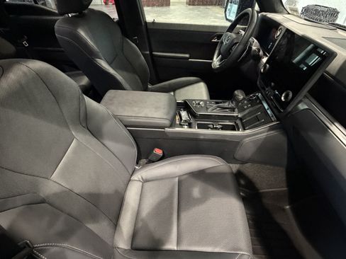 Used 2024 Lexus GX 550 w/ Cold Area Package AWD/4WD image 47