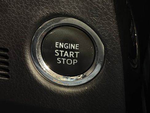 Used 2017 Toyota Corolla SE w/ SE Premium Package FWD image 15