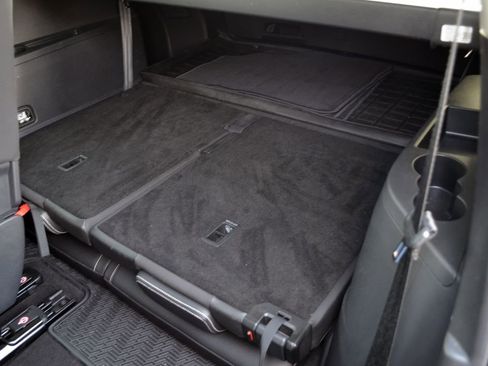 Used 2022 Volkswagen Atlas SEL Premium image 27