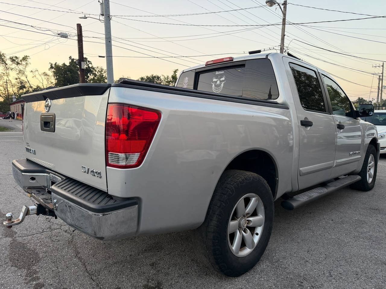 Used 2013 Nissan Titan SV AWD/4WD image 10