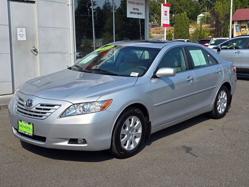 Used 2007 Toyota Camry XLE FWD image 3