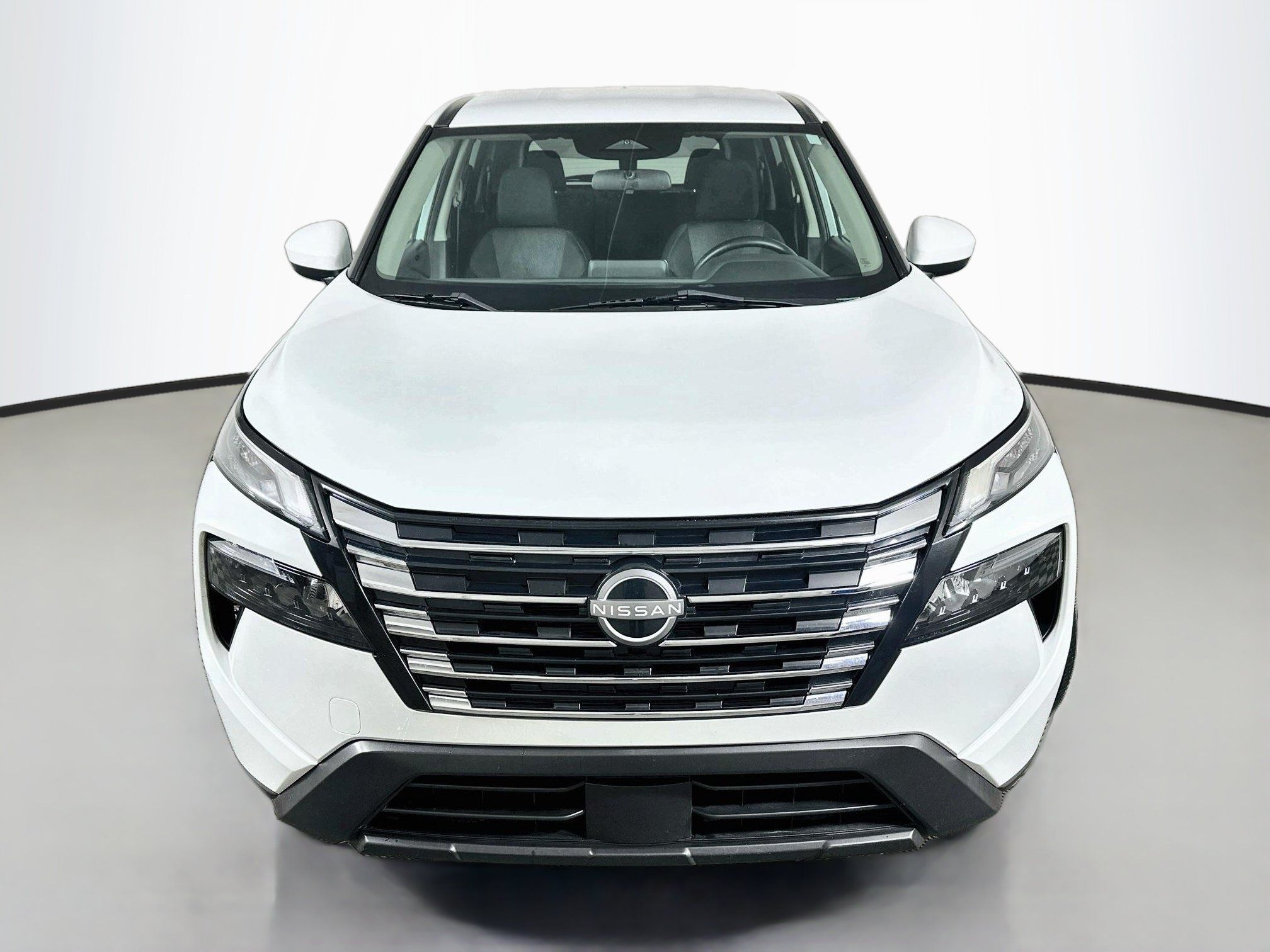 Used 2024 Nissan Rogue SV AWD/4WD image 2