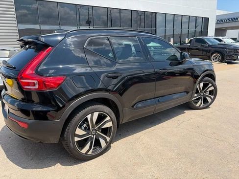 Used 2026 Volvo XC40 B5 Plus AWD/4WD image 1