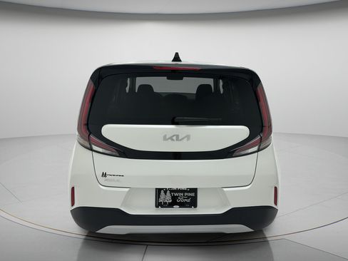 Used 2025 Kia Soul LX w/ LX Technology Package FWD image 7