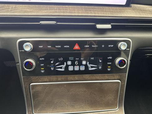 Certified 2026 Genesis GV80 3.5T Advanced AWD/4WD image 19