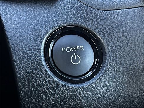 Used 2025 Toyota Camry SE image 19