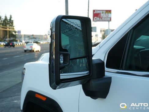 Used 2024 GMC Sierra 3500 SLT w/ SLT Premium Package image 11