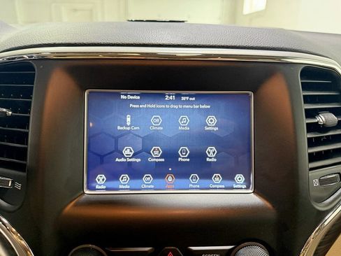 Used 2019 Jeep Grand Cherokee Laredo RWD image 20