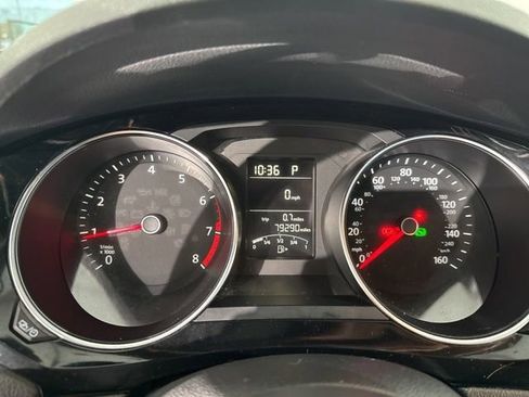 Used 2016 Volkswagen Jetta Sport image 28