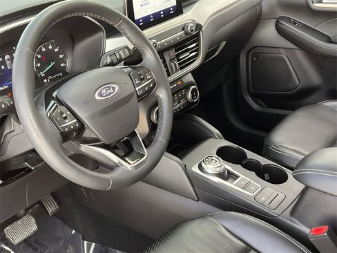 Used 2022 Ford Escape SEL image 13