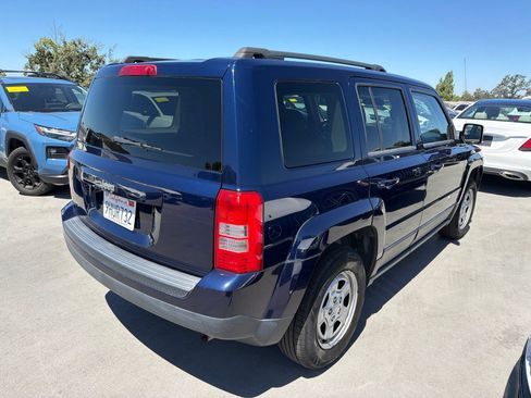 Used 2015 Jeep Patriot Sport w/ Power Value Group FWD image 3